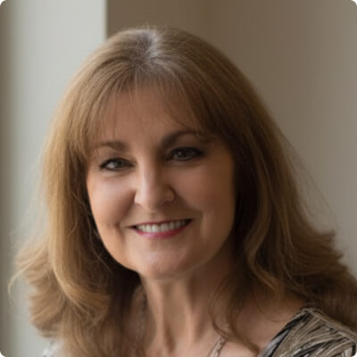 Headshot of Kimberly Larsen